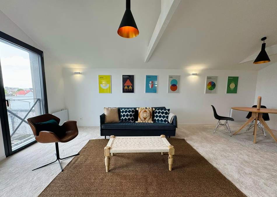 Le salon vu depuis la cuisine